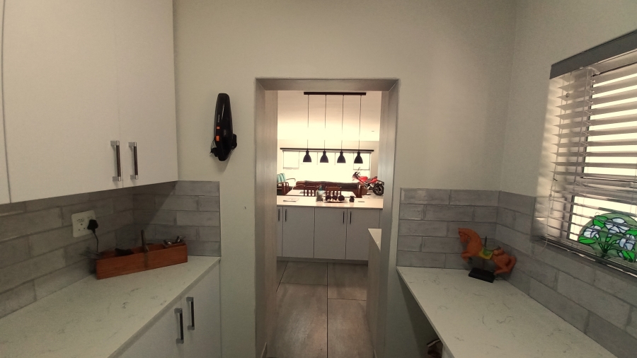 3 Bedroom Property for Sale in Kleinkoornhuis Western Cape